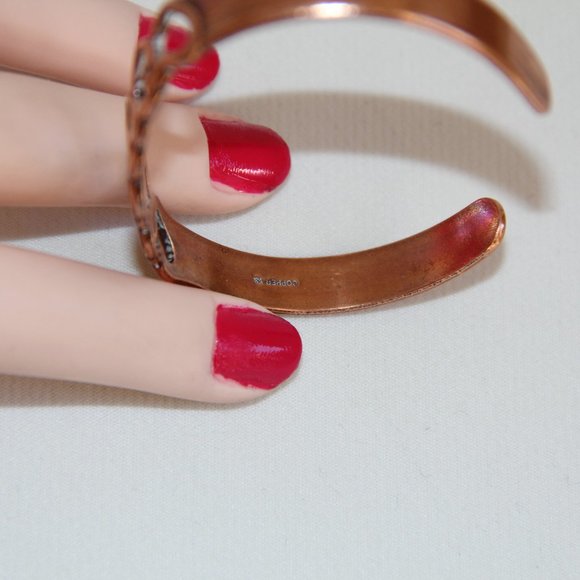 WM co Copper Linked Heart Cuff Bracelet - Picture 5 of 11